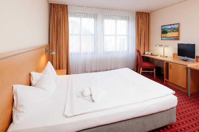 Airporthotel Berlin-Adlershof Berlim Quarto foto